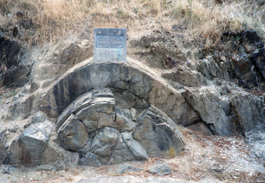 Anticlinal Fold, Castlemaine