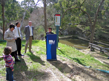 Digital photographs, L.J. Gervasoni, Hepburn Pool - funding announcement, c2006