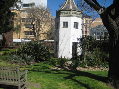 Photograph - Colour, Clare Gervasoni, University of Melbourne System Garden, 2010, 29/09/2010