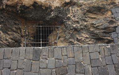Photograph - Colour, Clare Gervasoni, Buckley's Cave, Point Lonsdale, 31/03/2015