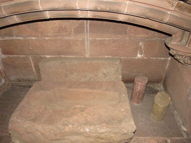 Photograph - Colour, Stonework, Carlisle Cathedral 27 October 2016