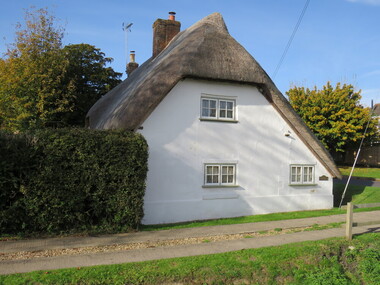 Photograph - Colour, Cottages with thatched roofs, Collingbourne, 31 October 2016