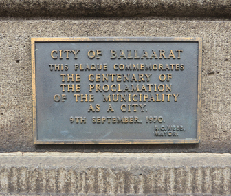 Photograph - Colour, Plaque on the Exterior Wall of the Ballarat Town Hall, 2017, 15/09/2017