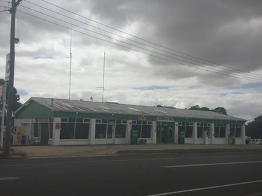 Photograph - Photograph - Colour, Garage at Lismore, Victoria, 12/02/2017