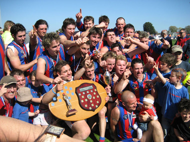digital photographs, Lisa Gervasoni, Central Highlands Football League Grand Final, 2004, 2004