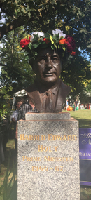 Photograph - Colour, Prime Minister's Avenue of Honour during the Ballarat Begonia Festival, 2017, 2017