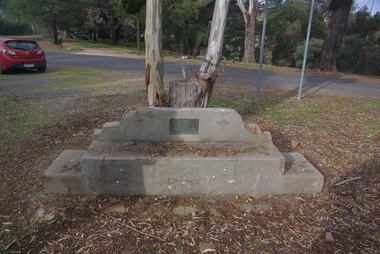 Photograph - Colour, Memorial Near the Entrance to Vaughan Springs, 2017, 16/07/2017