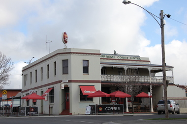 Photograph - Photograph - Colour, Supreme Court Hotel, Maryborough, 2011, 06/08/2011