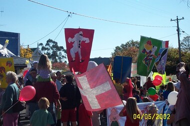 Photograph - Colour, Hepburn Springs Swiss Italian Festa Parade, 2002, 04/05/2002