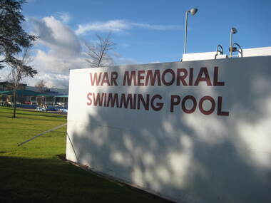 Photograph - Photograph - Colour, Clare Gervasoni, Horsham Swimming Pool and Acquatic Centre, 2011, 09/08/2011