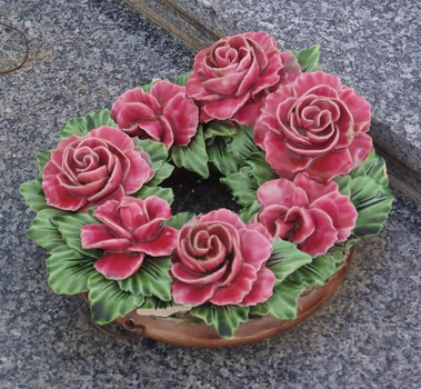 China Roses on the Edwards Grave at Bendigo Cemetery, 2018