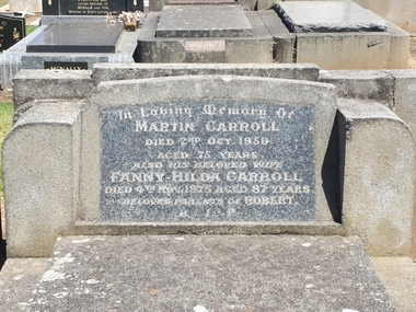 Photograph - Colour, Clare Gervasoni, Headstone of Martin and Fanny Carroll in the Tower Hill Cemetery, 2019, 03/01/2019
