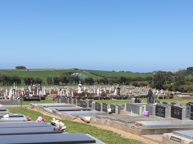 Photograph - Photograph - Colour, Clare Gervasoni, Tower Hill Cemetery, 2019, 03/01/2019