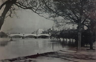 Image, Above Princes Bridge, Melbourne