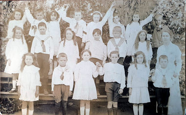 Photograph, Students of Carisbrook Primary School ?
