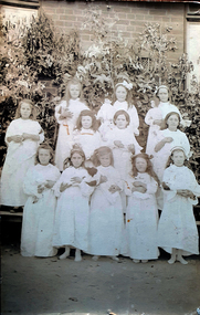 Photograph, Students of Carisbrook Primary School