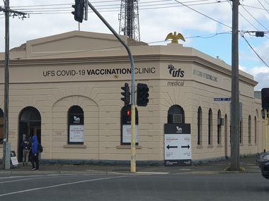 Photograph, UFS Covid-19 Testing Clinic and Vaccination Centre, 22/11/2021 and 14/02/2022