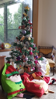 Christmas tree and gifts