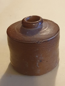 Ceramic ink bottle