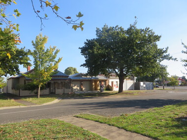 Photograph, Clare Gervasoni, House in South Street, Ballarat, 2020, 13/04/2020