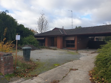 Photograph, Clare Gervasoni, 103 Lyons Street South, Ballarat from outide 105 Lyons Street South, Ballarat Central, 05/2023