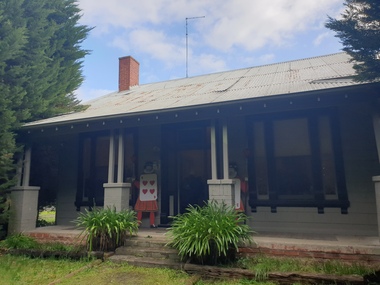 Photograph, Clare Gervasoni, Victory House, Geelong Road, Canadian, 2023, 2023