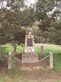 Photograph, Clare Gervasoni, Steiglitz Pioneer Memorial, 2020, 15/03/2020