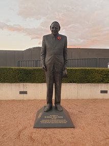 Photograph - Photographs, Clare Gervasoni, Weary Dunlop Statue at the Australian War Memorial, 2022, 07/05/2022
