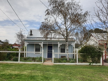 Photograph, Clare Gervasoni, 91 Raglan Street Daylesford, 2020, 17/09/2020