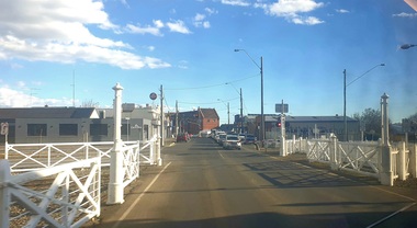 Photograph, Railway interseaction and gates at Peel Streer, Ballarat, 28/08/2025
