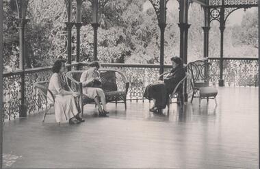 Photograph - Nursing staff "Eurella"