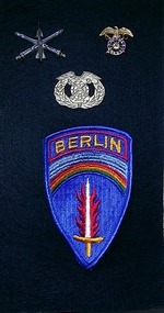 Badges and Patch: Berlin Garason US air artillary