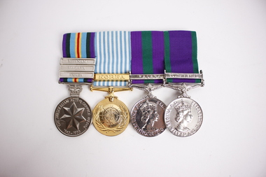 Memorabilia - Medals, mounted, Unknown