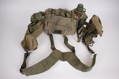 Equipment - Army webbing, Unknown