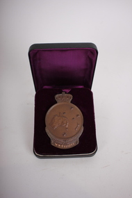 Medal - Medallion with original cardboard box, Unknown