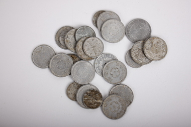 Currency - Collection of Assorted Foreign Coins ( Japanese ) (American ( French ) (Greek )