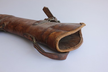 Memorabilia - Rifle bucket scabbard, Blackman Leather Goods, 1940