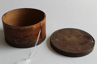 Memorabilia - WWI Belt Box (Possibly Canadian) (Refer also 0539 and 0541)