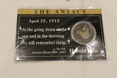 Medal - ANZAC medalion on card, Herald Sun, Unknown