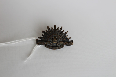 Australian Commonwealth Military Force Badge, Unknown