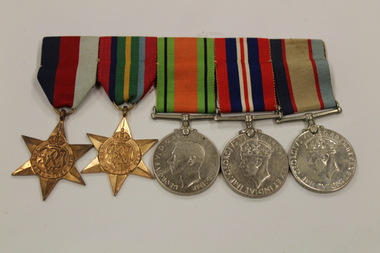 Medal - Medals, Mounted, WWII, Unknown