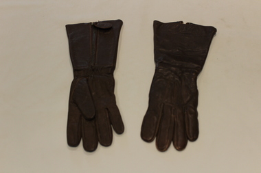 Clothing - Flying gloves, 1942