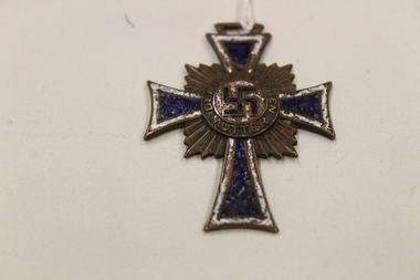 Memorabilia - Pendant " Cross of Mother"  Der Deutschen Mutter, Circa 1938
