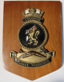 Plaque - Presentation Crest. LEEUWIN -- I SHALL MAINTAIN