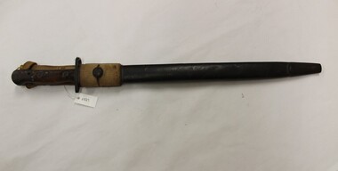 Weapon - Bayonet with scabbard and frog