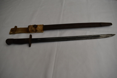 Weapon - British Army Bayonet, Scabbard and Frog