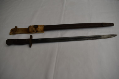 Weapon - British Army Bayonet, Scabbard and Frog