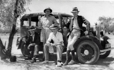 Photograph, Bob Braidie, Ron Parsons, George Mansell?, James Crosbie, unknown