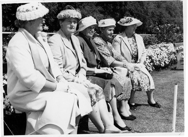 Photograph, Five women-2nd left Vi Deacon, 4th left Mollie Smythe, unknown