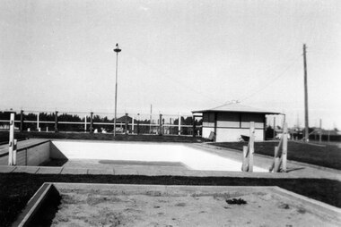 Photograph, Merbein Baths, 1935-1939